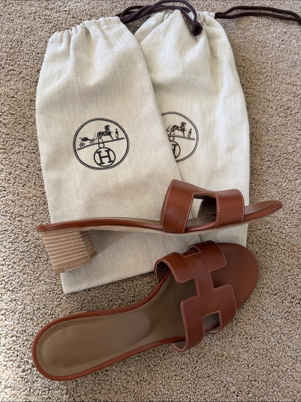 Hermès Oasis Slide Sandals in Brown Leather size 38